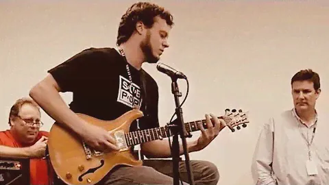 Emil Werstler demonstrates the new PRS "H" amp (2nd angle)