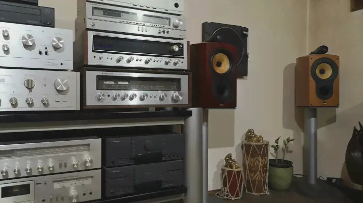AVM - 2 x Mono Blok + Preamp (Competition series) - Bowers Willkins 805 NAUTILUS - 2
