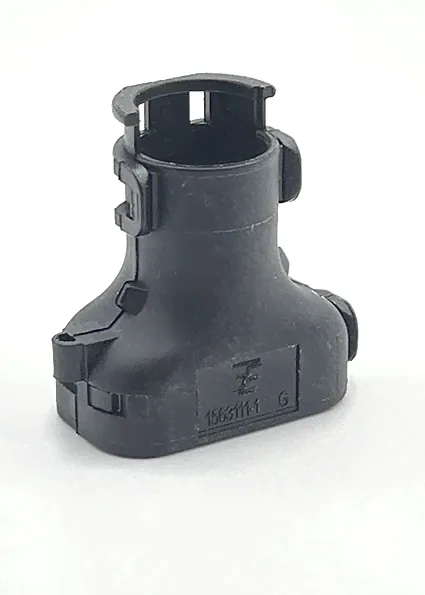 Адаптер 1563111-1 для разъёмов AMP MCP HDSCS .-0